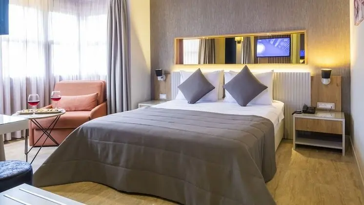 Deluxe Tek Büyük Yataklı Oda