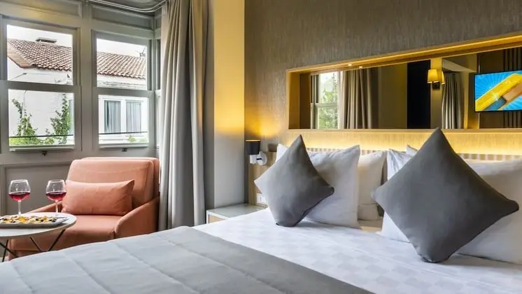 Deluxe Tek Büyük Yataklı Oda