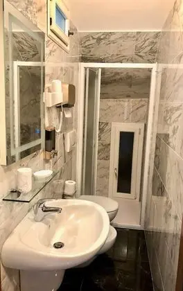 Basic Tek Büyük Yataklı Oda, Ortak Banyo