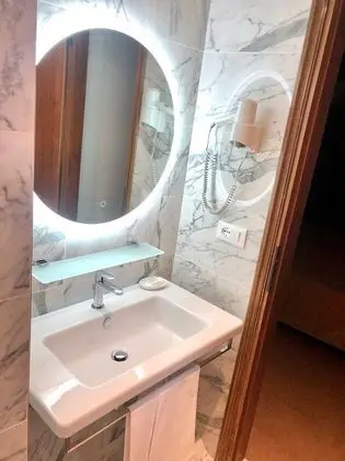 Üç Kişilik Oda