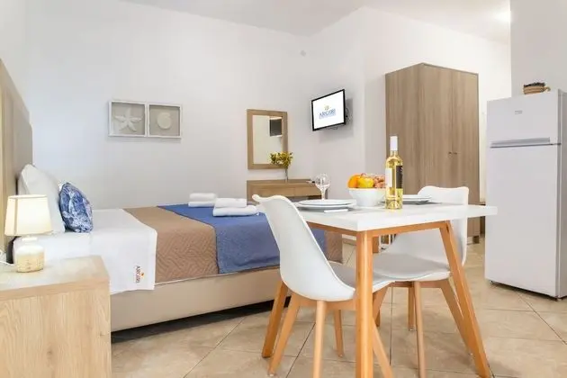 Stüdyo, Bahçe Manzaralı