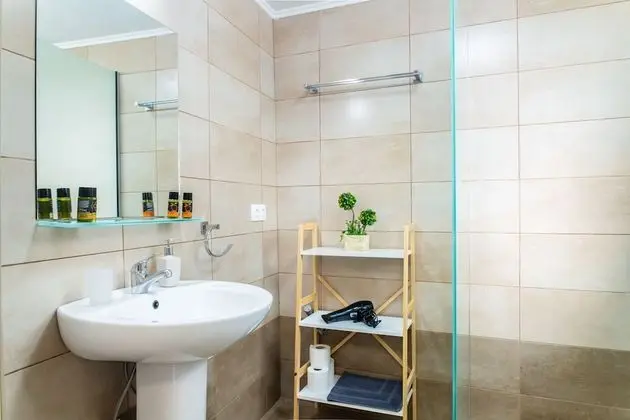 Stüdyo, Bahçe Manzaralı