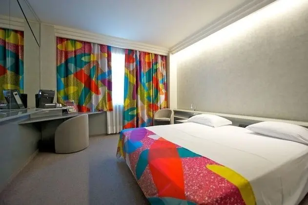 Büyük Yataklı Tek Kişilik Oda