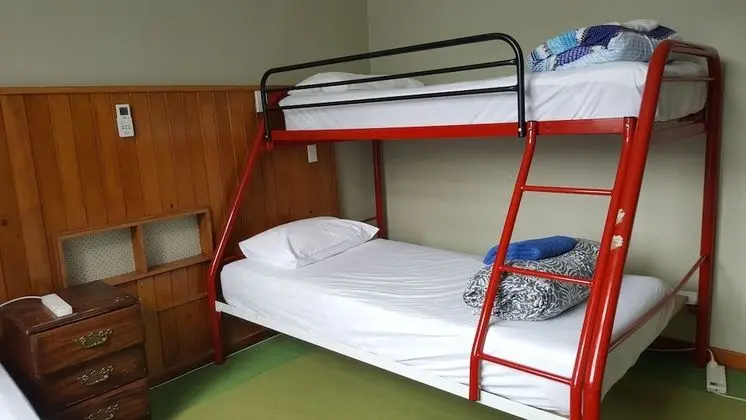 Ortak Ranzalı Oda (5 Person, Mixed)