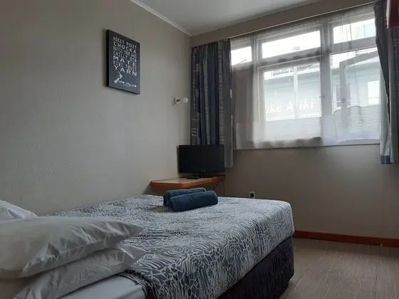 Tek Büyük Yataklı Oda, Ortak Banyo