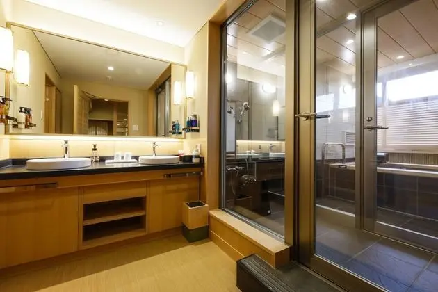 Traditional Süit, Sigara İçilmez (with High Class Open-air bath)
