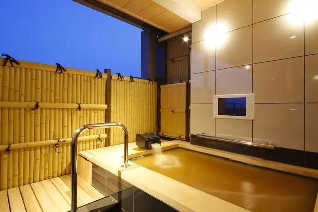 Traditional Süit, Sigara İçilmez (High Class Open-air bath, Futon&Bed)