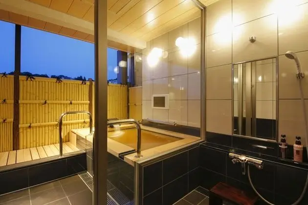 Traditional Süit, Sigara İçilmez (High Class Open-air bath, Futon&Bed)