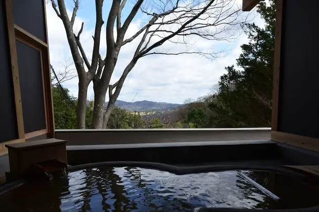 Family Süit (Japanese, Open-Air Golden Hot Springs)