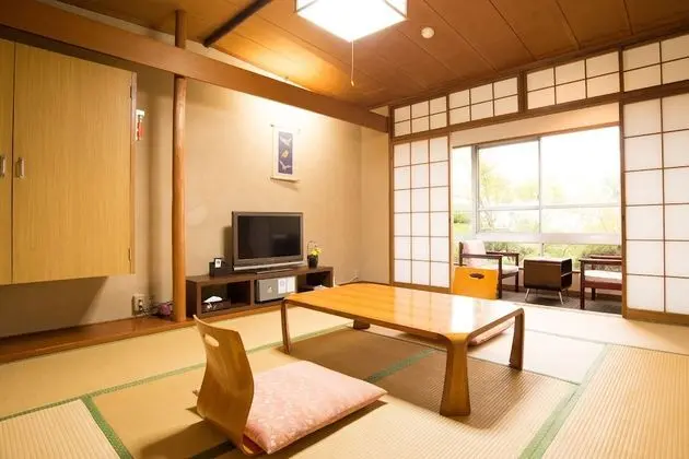 Traditional Oda, Japon Şiltesi, Sigara İçilmez, Bahçeli
