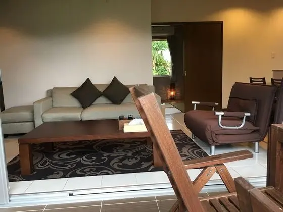 Üç Kişilik Oda, Veranda