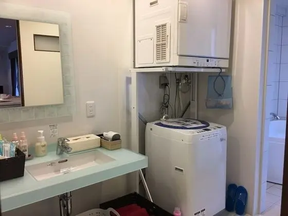 Üç Kişilik Oda, Veranda