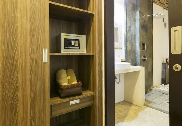 Süit, 1 En Büyük (King) Boy Yatak, Teras, Bahçe Manzaralı