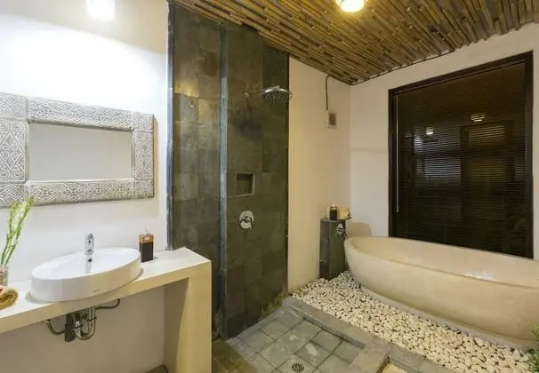 Süit, 1 En Büyük (King) Boy Yatak, Teras, Bahçe Manzaralı