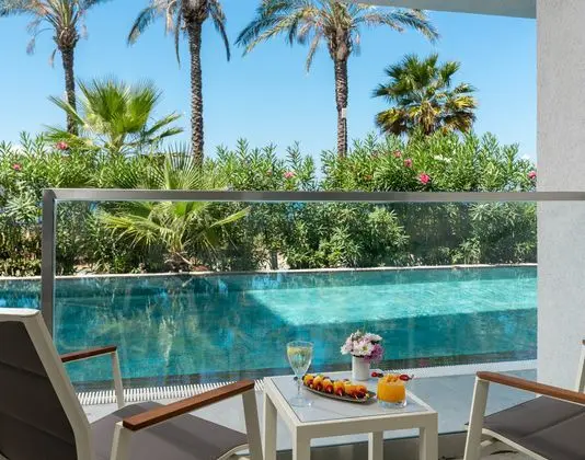 https://images.etstur.com/imgproxy/resize/2560x1440/files/images/hotelImages/etsrooms/503259/Arin_Resort_Bodrum_20241104175907_5.jpg