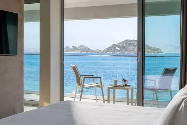 https://images.etstur.com/imgproxy/resize/2560x1440/files/images/hotelImages/etsrooms/503259/Arin_Resort_Bodrum_20250527164029_1.jpg