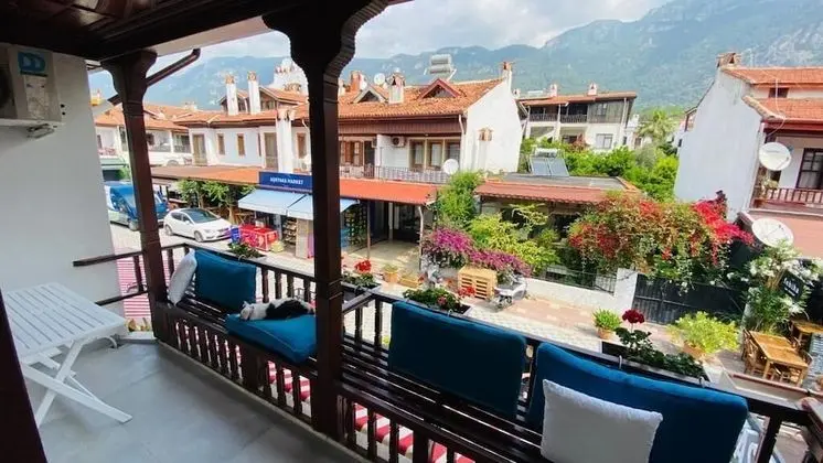 Family Oda, Dağ Manzaralı