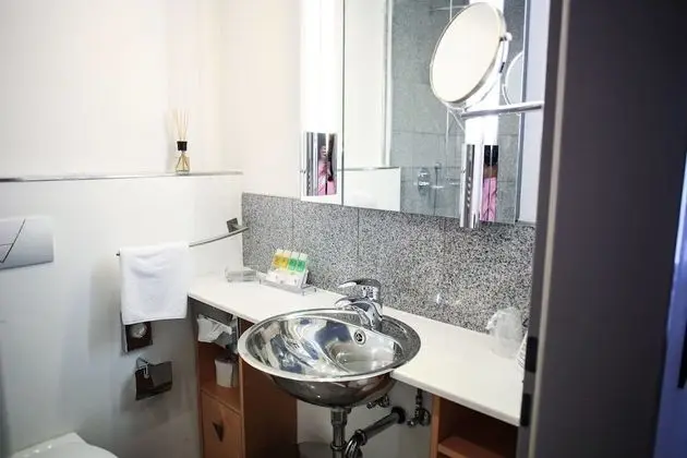 Comfort Tek Büyük Yataklı Oda