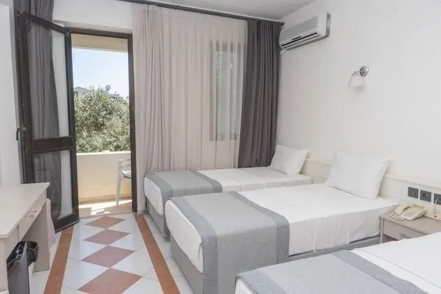 Economy Üç Kişilik Oda, Balkon