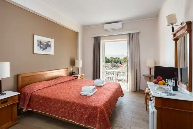 Standard Tek Büyük veya İki Ayrı Yataklı Oda