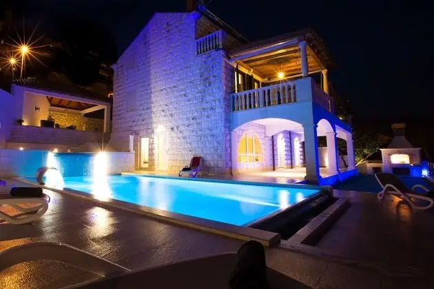 Villa, 4 Yatak Odası, Kişiye Özel Havuzlu, Deniz Manzaralı