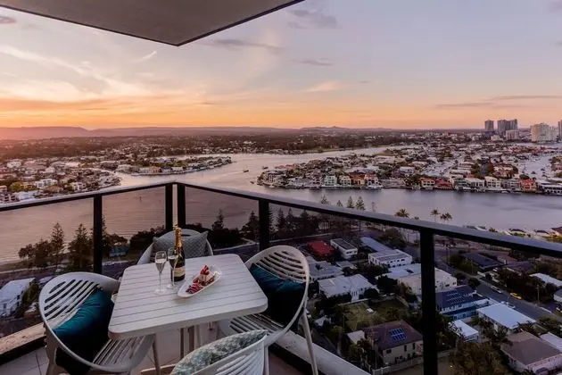 Three Bedroom Apartment Ocean View