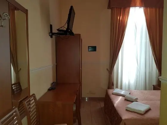 Tek Büyük veya İki Ayrı Yataklı Oda, Özel Banyo