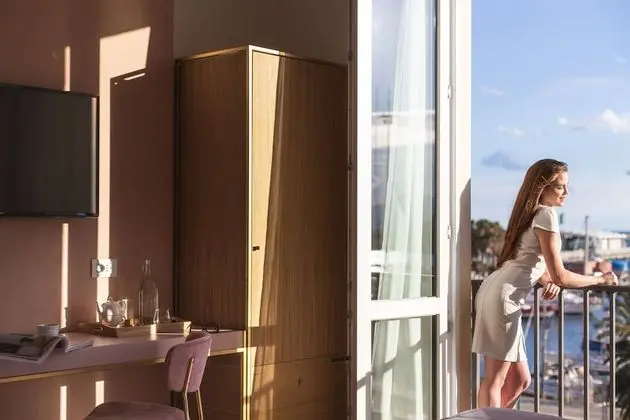 Design Tek Büyük veya İki Ayrı Yataklı Oda, Balkon, Deniz Manzaralı