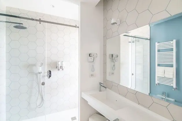 Design Tek Büyük veya İki Ayrı Yataklı Oda, Balkon, Deniz Manzaralı
