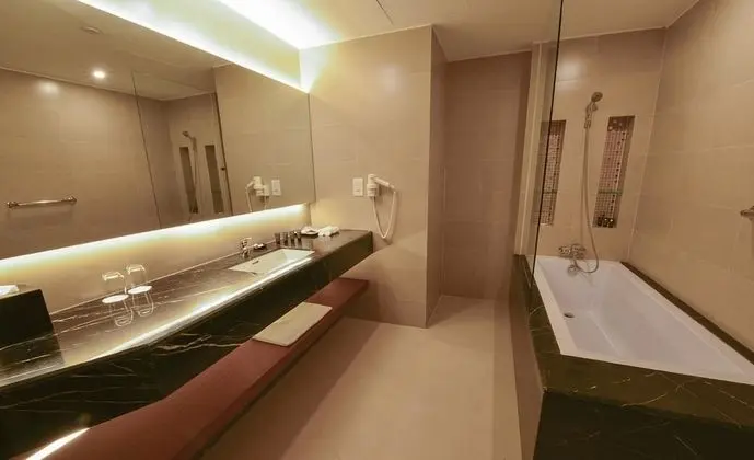 Deluxe Tek Büyük veya İki Ayrı Yataklı Oda