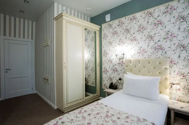 Superior Tek Büyük veya İki Ayrı Yataklı Oda