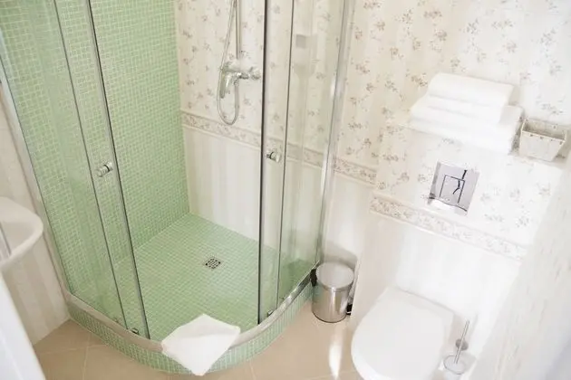 Superior Tek Büyük veya İki Ayrı Yataklı Oda