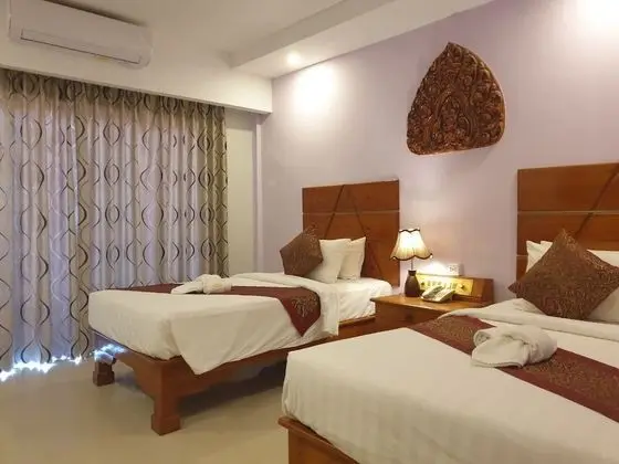 Deluxe Twin Pool View