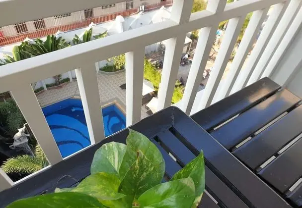 Deluxe Twin Pool View