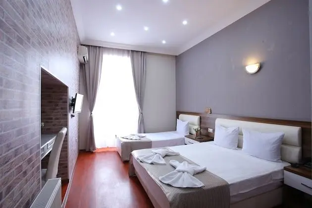Deluxe Üç Kişilik Oda, Şehir Manzaralı