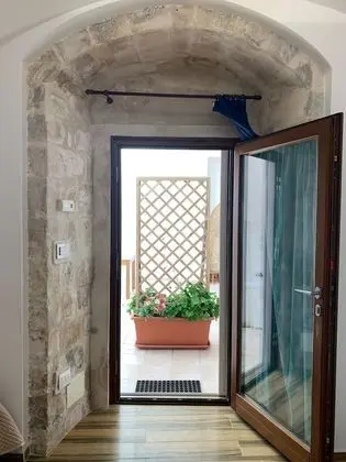 Superior Oda, Birden Çok Yatak, Sigara İçilebilir, Avlu Manzaralı