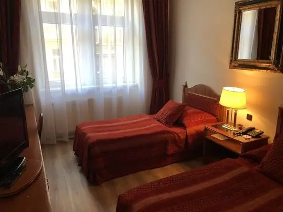 Tek Büyük Yataklı Oda