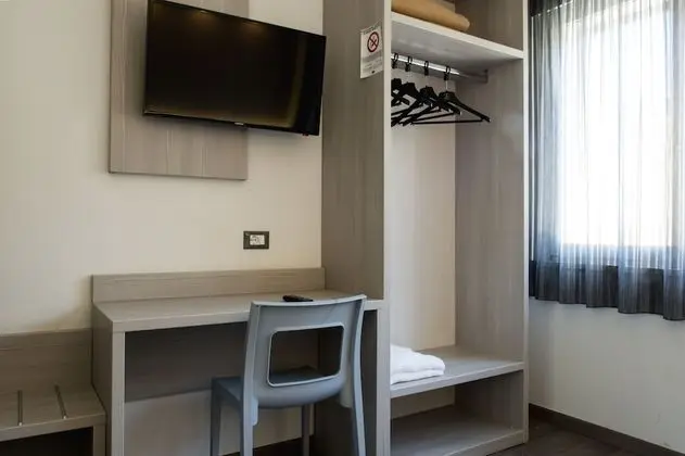 Classic Üç Kişilik Oda