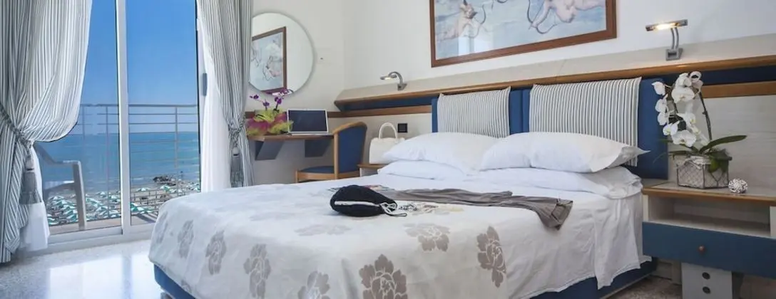 Classic Tek Büyük veya İki Ayrı Yataklı Oda, Balkon, Deniz Manzaralı