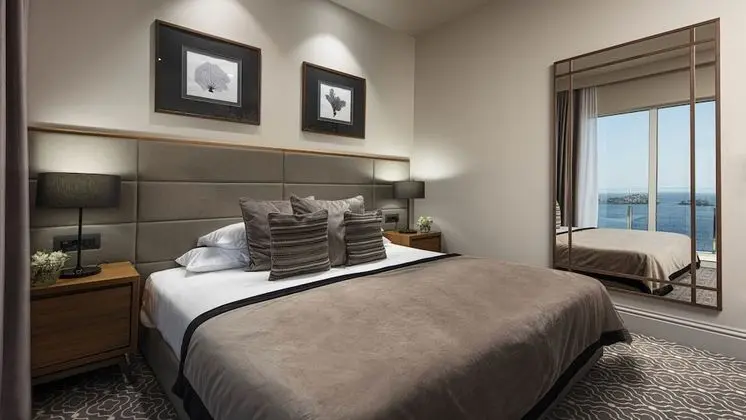 Luxury Tek Büyük veya İki Ayrı Yataklı Oda, Balkon, Deniz Manzaralı