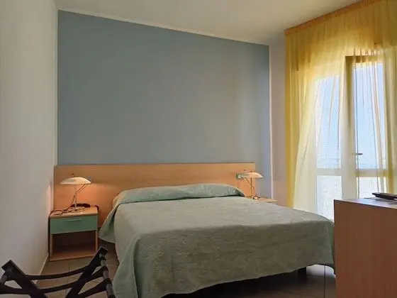 Tek Büyük Yataklı Oda, Deniz Manzaralı (Matrimoniale)