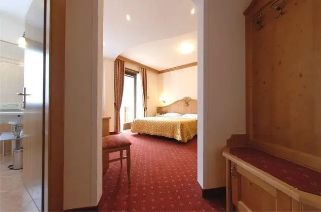 Tek Büyük veya İki Ayrı Yataklı Oda, Balkon (Dolomiti)