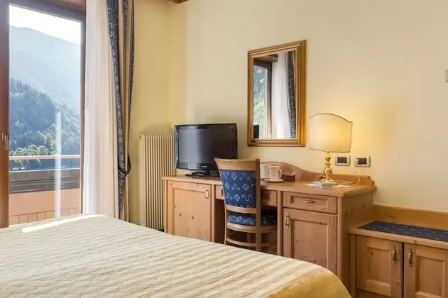 Tek Büyük veya İki Ayrı Yataklı Oda, Balkon, Şehir Manzaralı (Gioia)