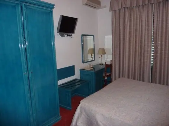 Economy Tek Büyük veya İki Ayrı Yataklı Oda