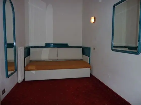 Economy Tek Büyük veya İki Ayrı Yataklı Oda