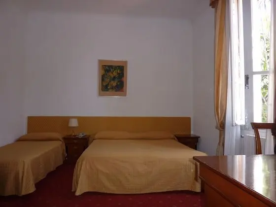 Economy Tek Büyük veya İki Ayrı Yataklı Oda