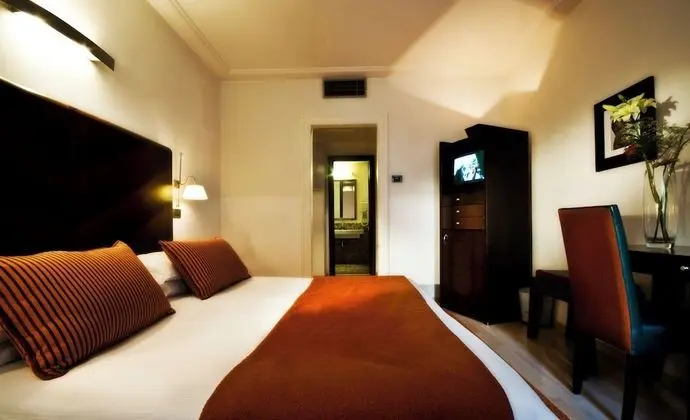 Basic Tek Büyük Yataklı Oda