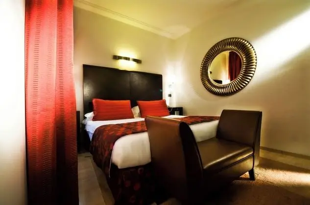 Superior Tek Büyük veya İki Ayrı Yataklı Oda