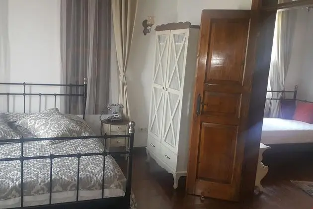 Deluxe triple room-1