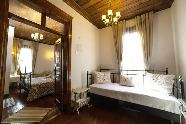 Deluxe Triple Room-2